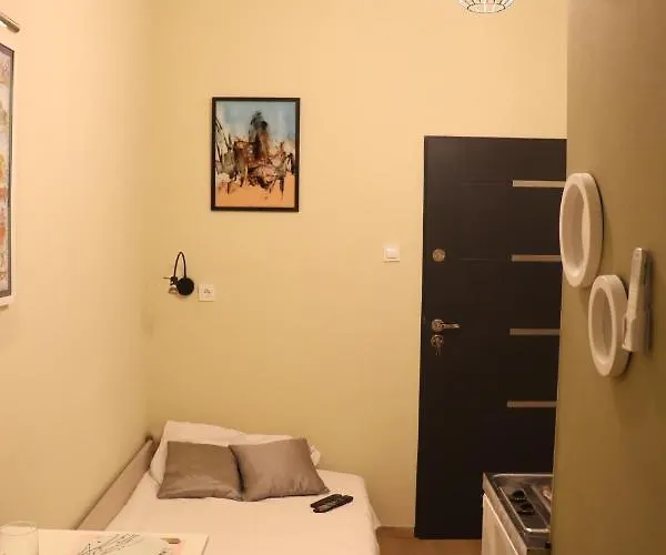 Little Zrin Rooms